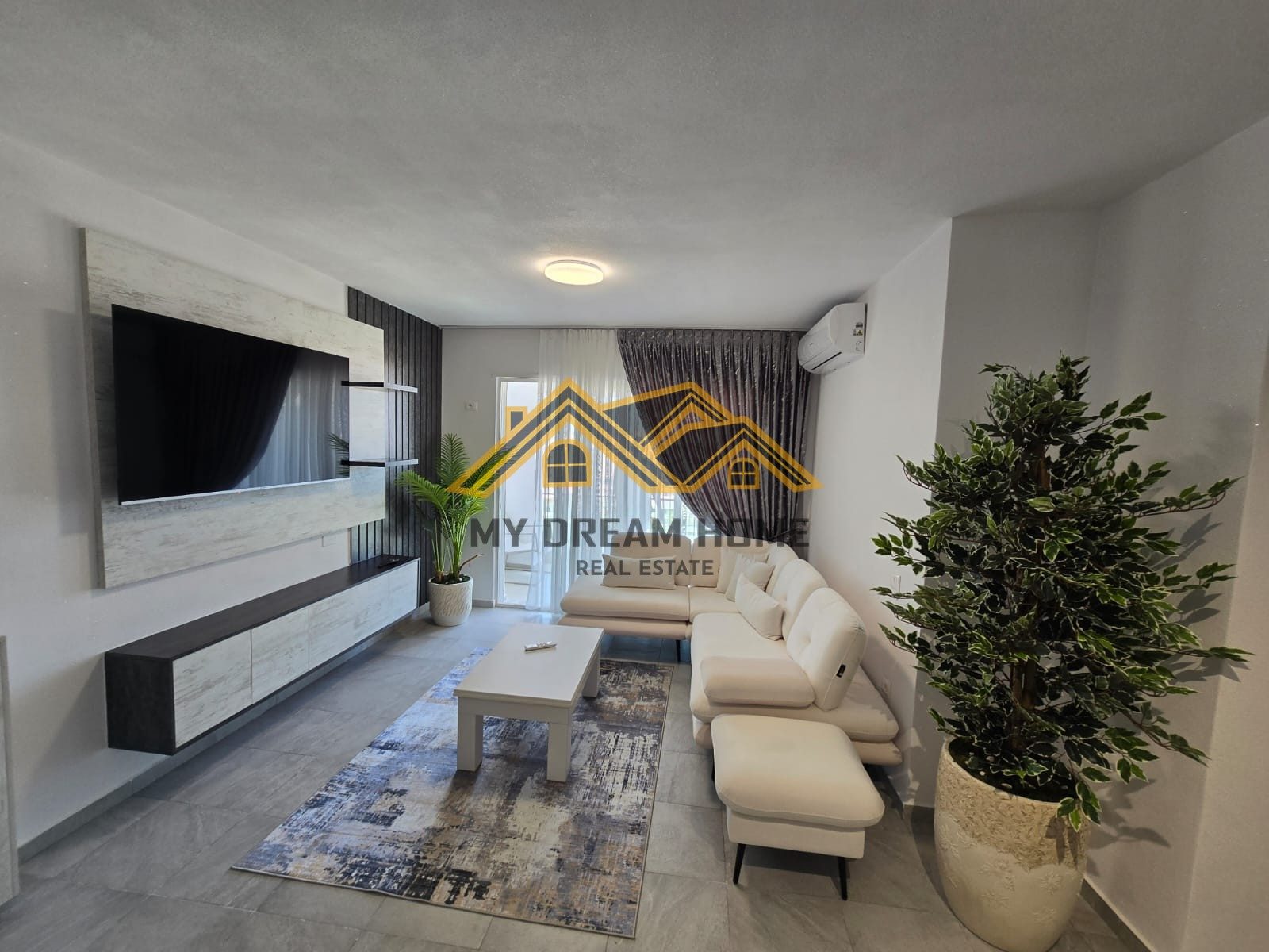 JEPET ME QIRA SUPER APARTAMENT 2+1 PLAZH DURRES!