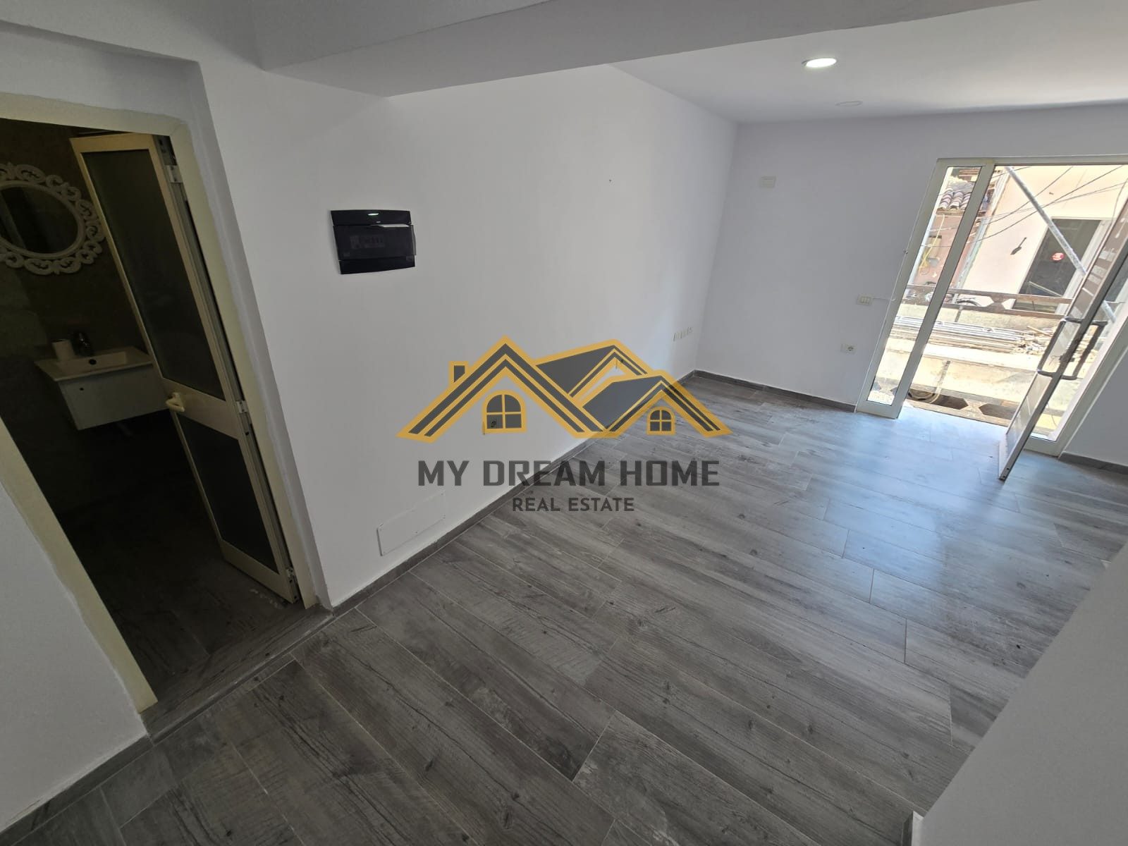 Jepet Ambient Biznesi Per Qira, Bulevardi Kryesor!