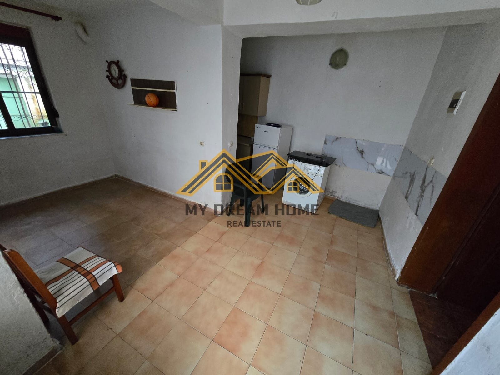 SHITET SHTEPI PRIVATE 1-KATSHE TEK LAGJIA 6 DURRES 4