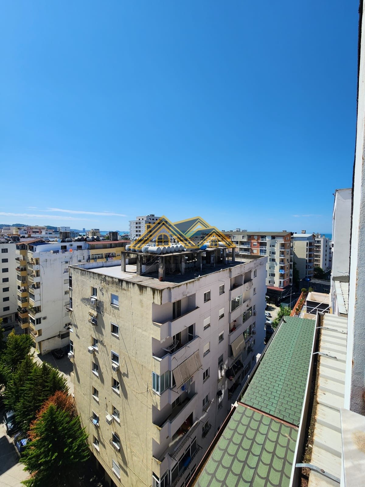 SHITET APARTAMENT TEK KOMPLEKSI EKA PLAZH DURRES! 4
