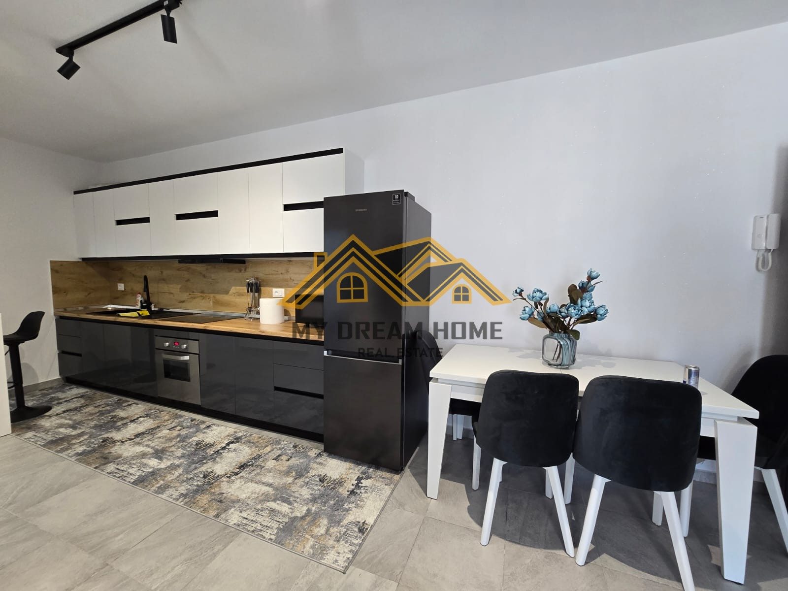 JEPET ME QIRA SUPER APARTAMENT 2+1 PLAZH DURRES! 2