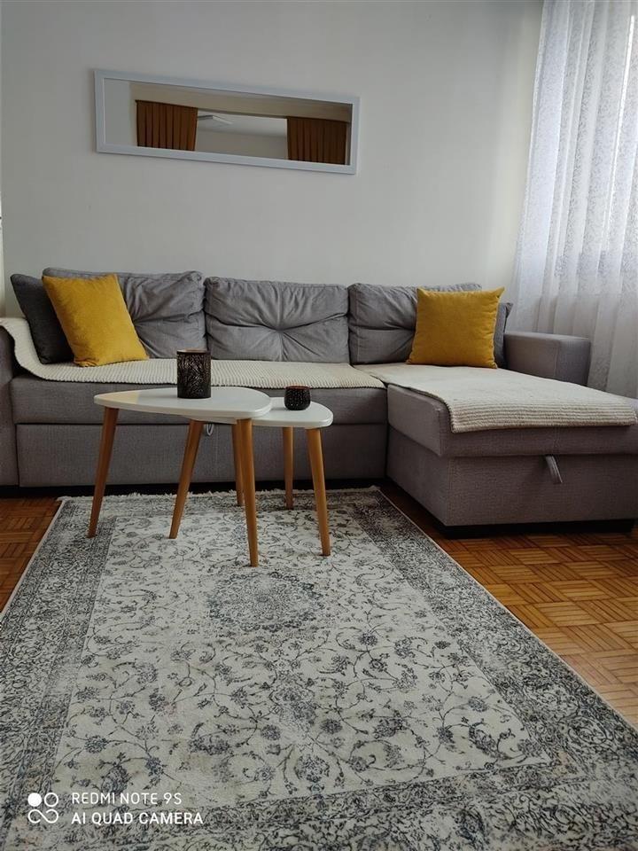 Banesa me qera tek Hotel Grandi.