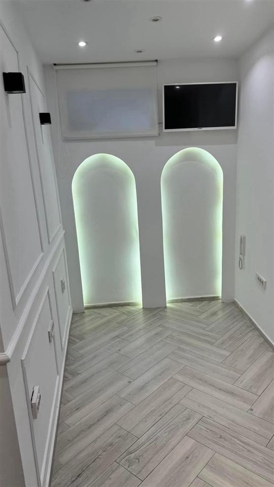 Lokal me qira 10m2- Qender 4