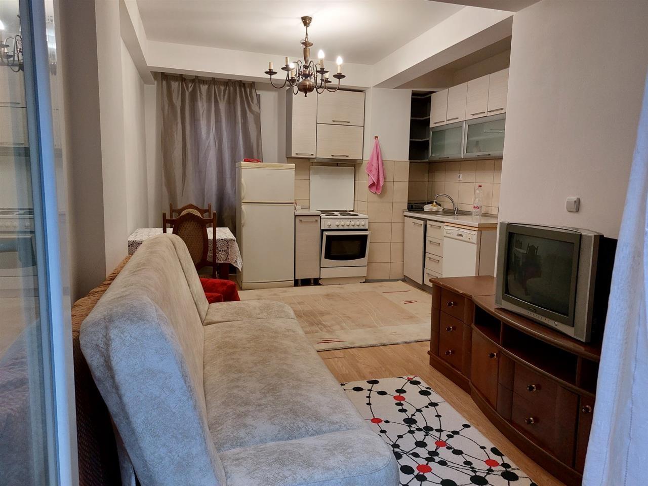 Gasonjere ne qera tek 4Llullat. 4