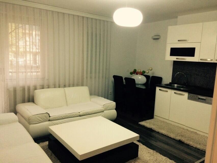 Banesë në shitje në Ulpiana. 2