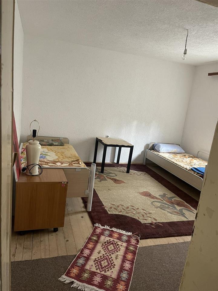 Shtepi me qera per studenta ne rrugen Muharrem Fejza. 3