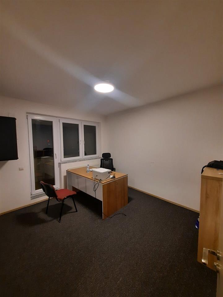 Banesa me qera per zyre ne lagjen Tophane . 3