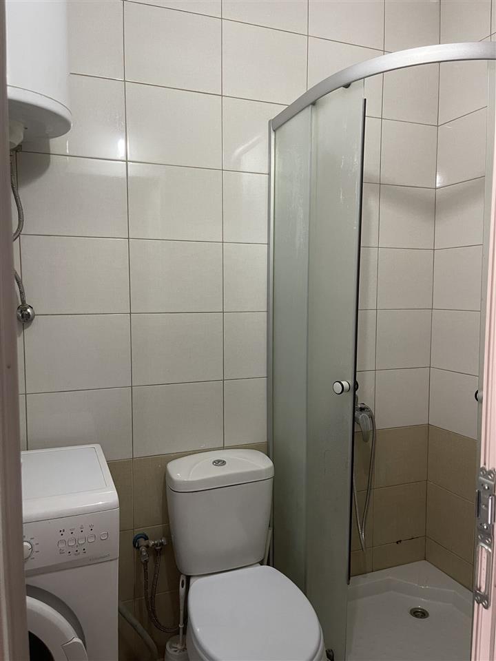 Gasonjere me qira në Lagjen e Spitalit. 4