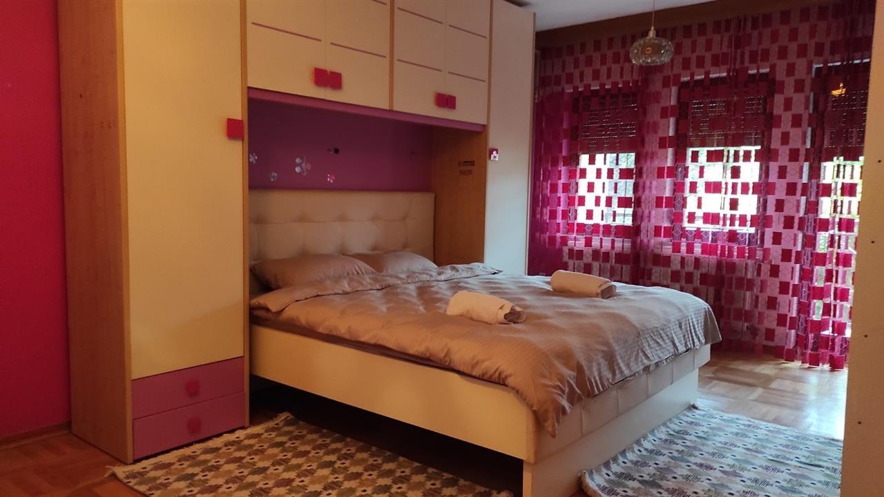 Shtepi me qera ne lagjen e Muhagjereve . 4