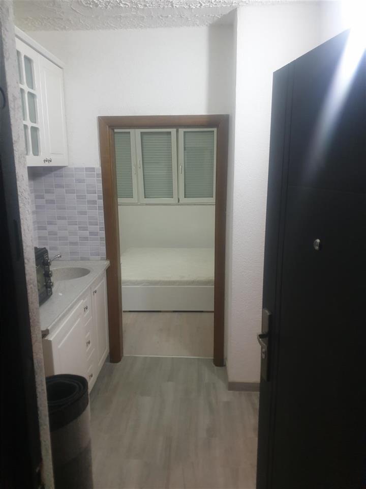 Lëshohet banesa me qera në Prishtinë në Lagjen Ulpiana 4