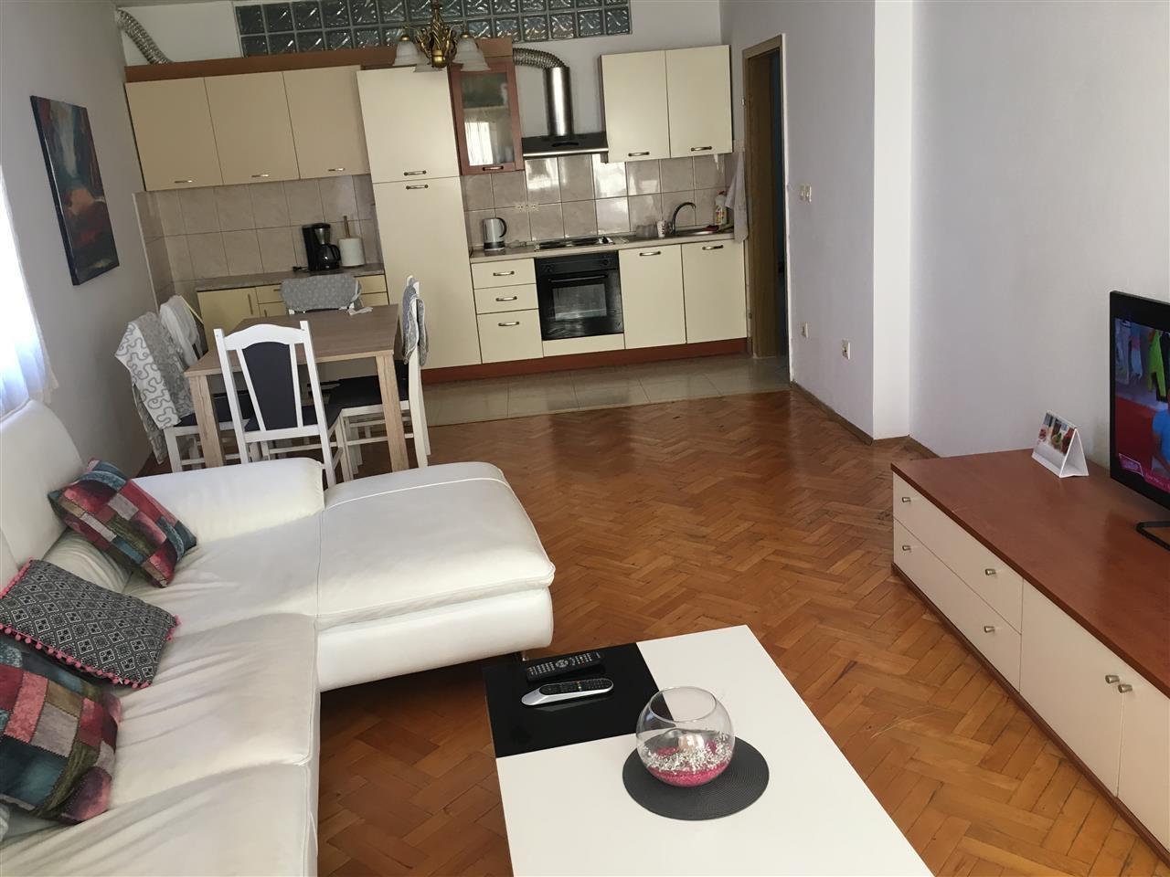 Banes me qera ne lagjen Aktash. 2