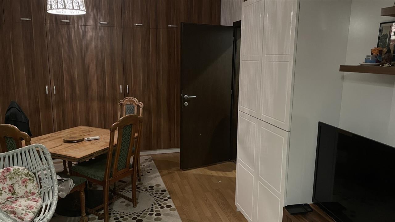 Kat i shtepise me qira ne Veternik 2