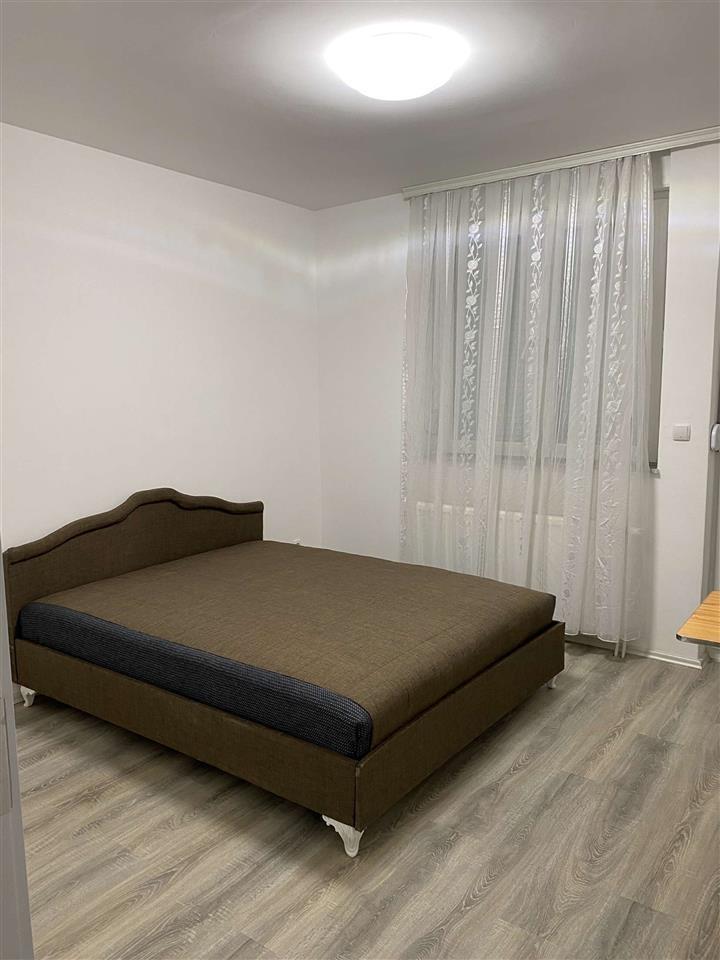 Banes me qira ne Fushe Kosove 1+1 220 4