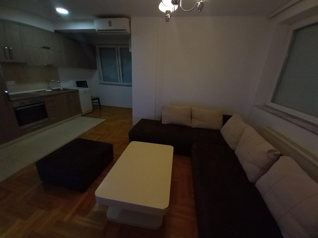 Banesa me qera ne Arberi. 3
