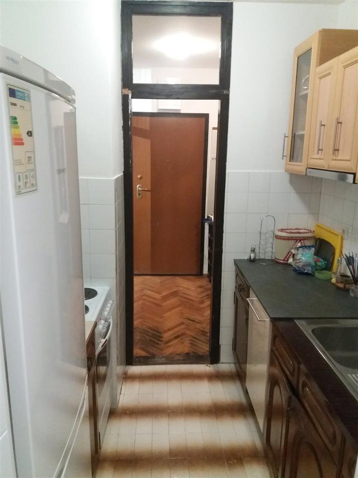 Banesa me qera ne lagjen Bregu i Diellit. 3