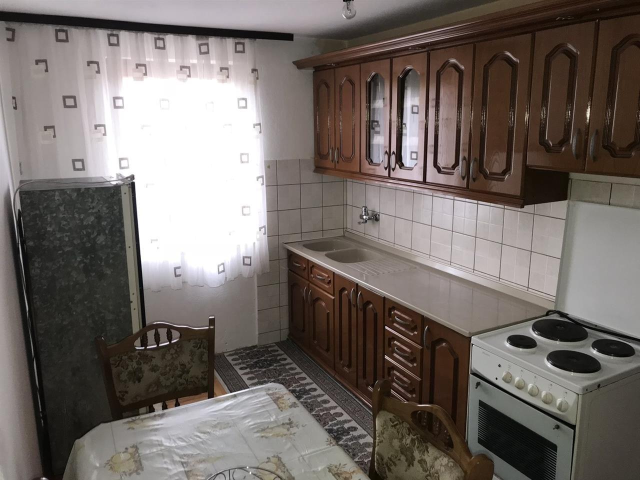 Shtepi me qera ne lagjen Dodona