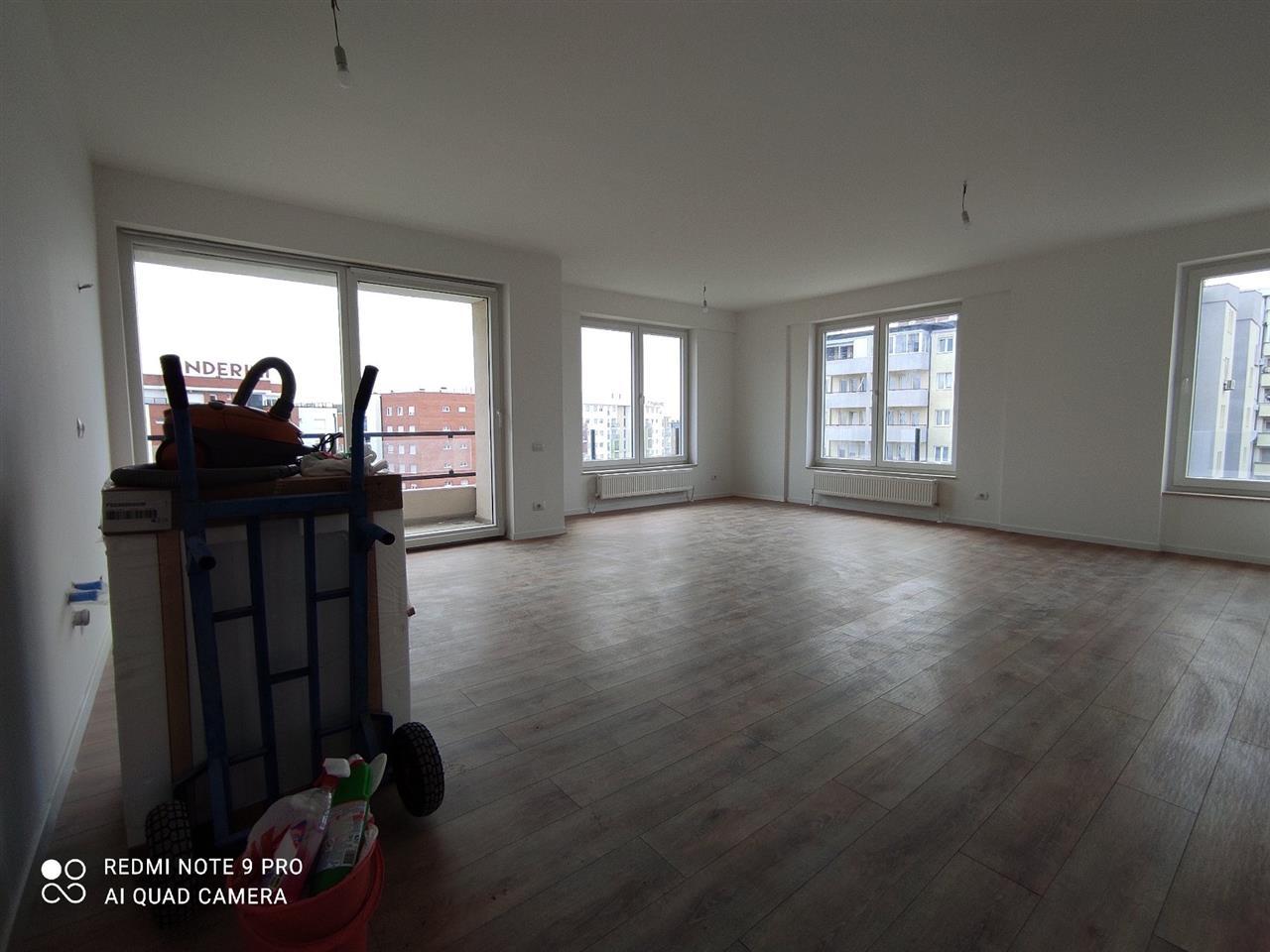 Penthouse me qera ne lagjen Mati 1. 3