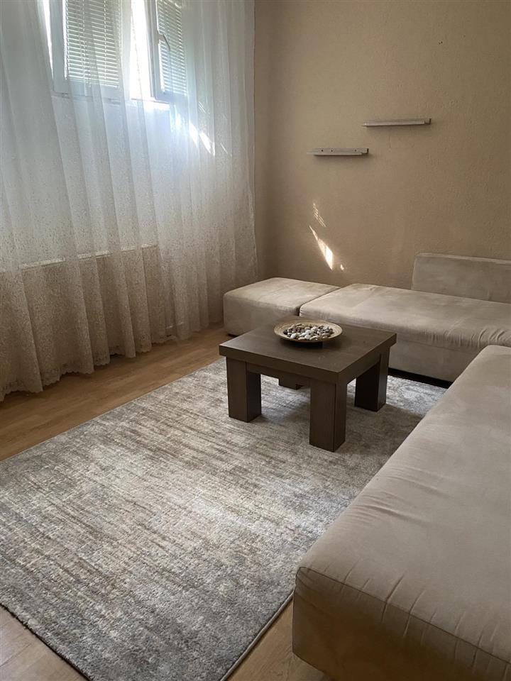Banes me qera ne lagjen Bregu i Diellit.