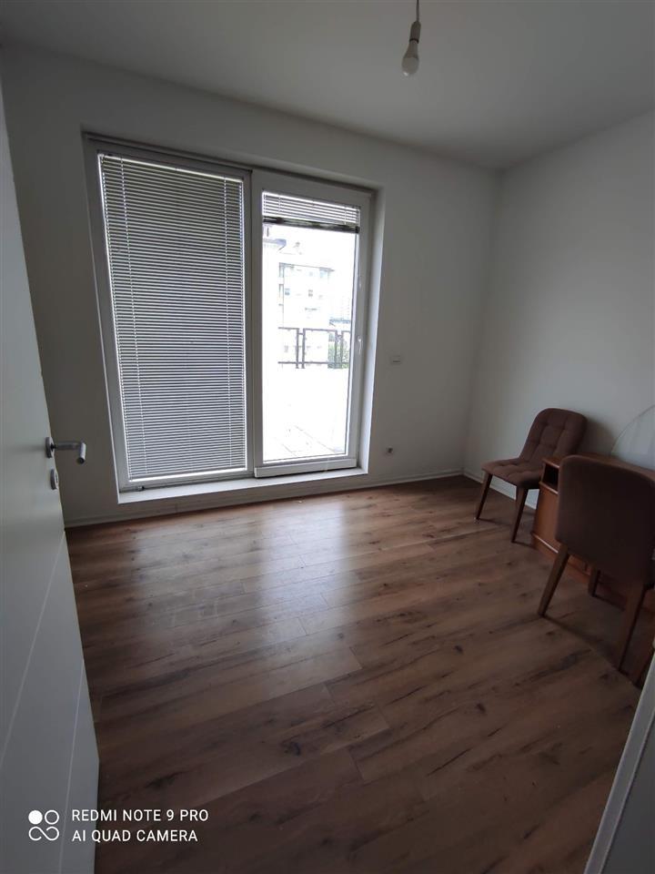 Penthouse me qera ne lagjen Mati 1. 4