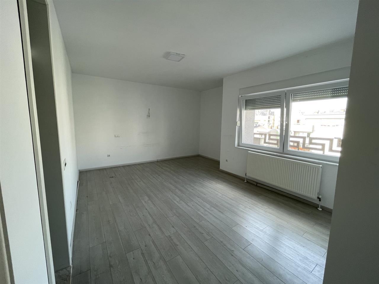 Penthouse me qera per zyre ne rrugen C. 4