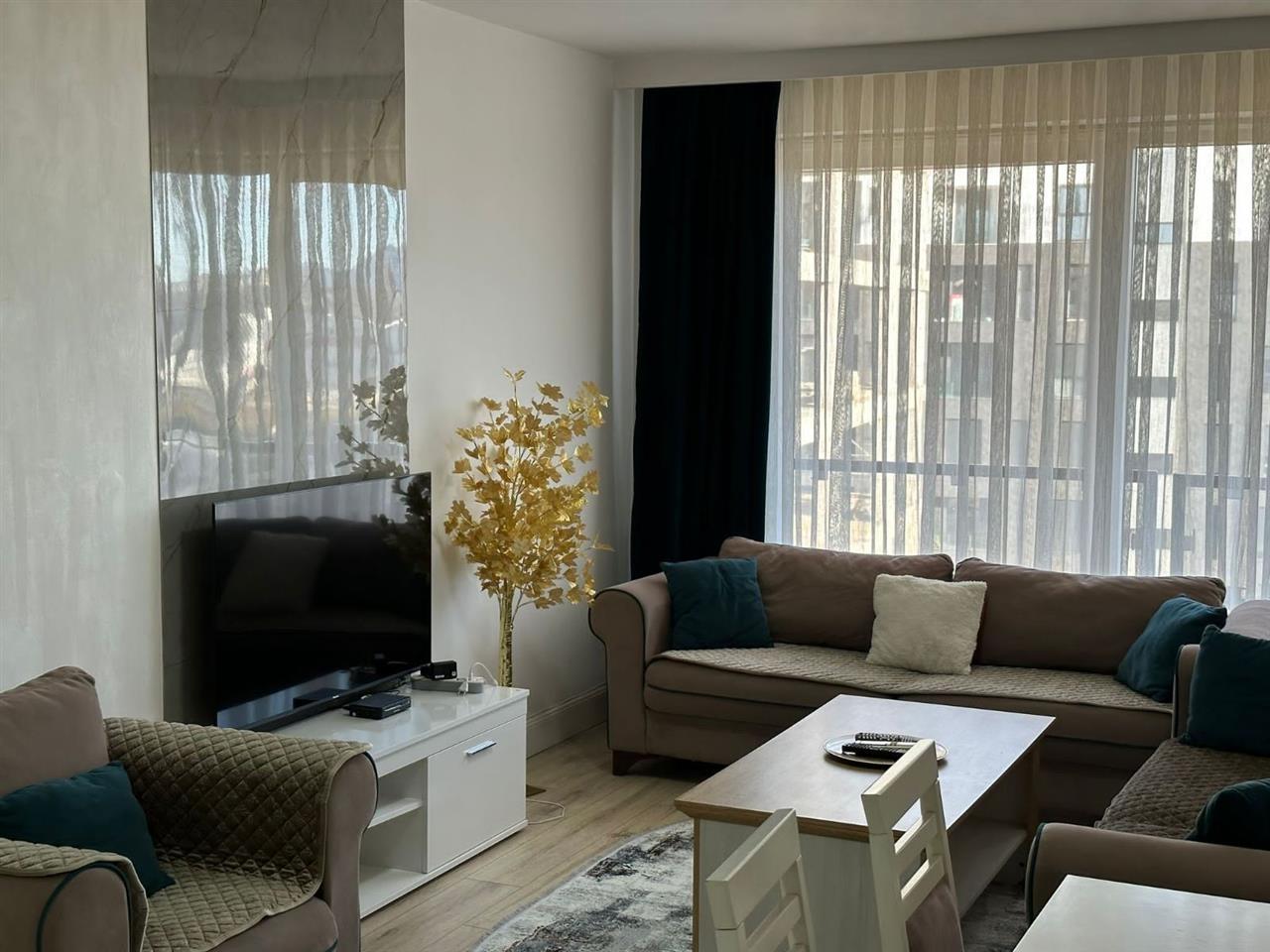 Penthouse me qera ne lagjen Mati 1. 3