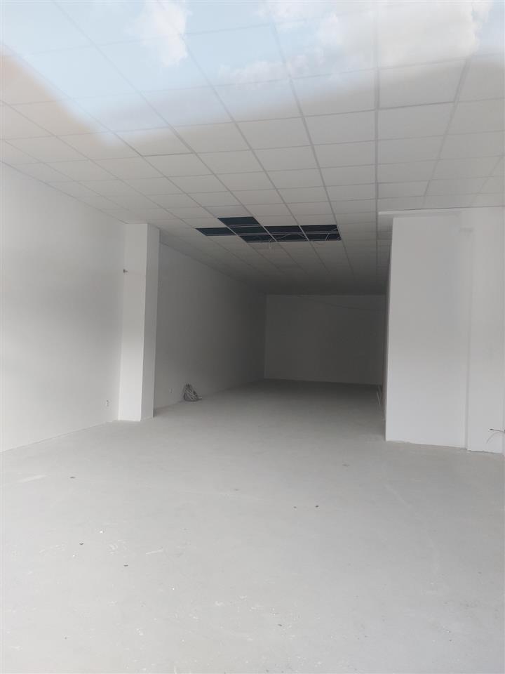 Lokal ne shitje ne Rrugen B me super qmim.