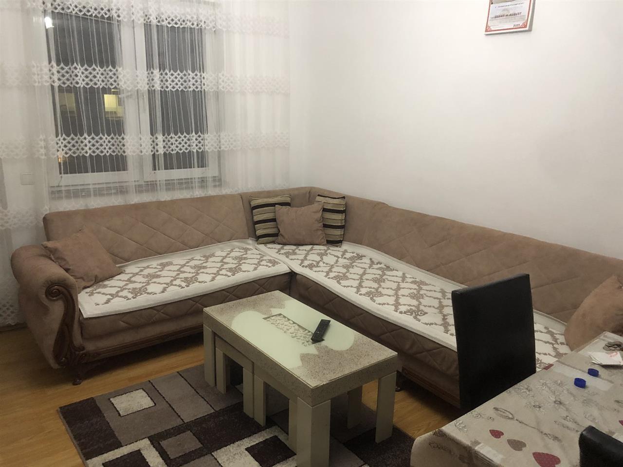 Banesa me qera tek Shtepia e Pleqve. 1
