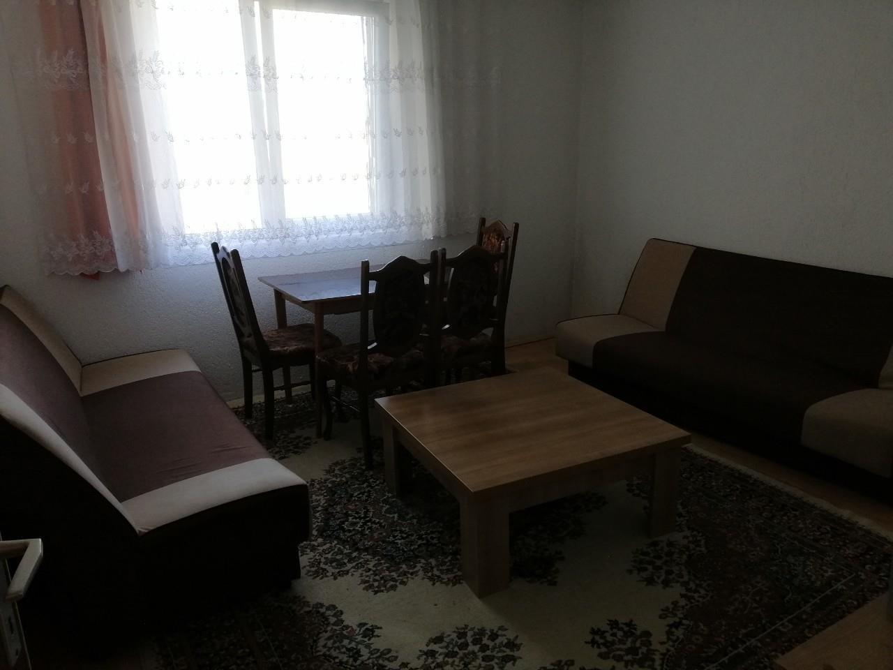 Banesa me qera ne lagjen Dardania.