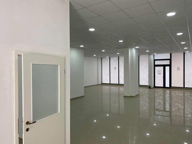 Lokal me qera Fushë Kosovë 153m2 2
