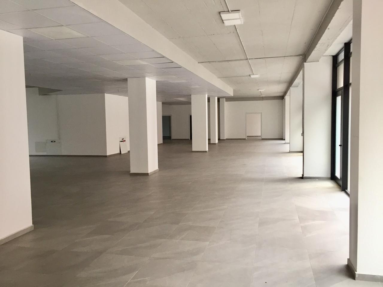 Lokal me qera 450m2 Mati 1 2