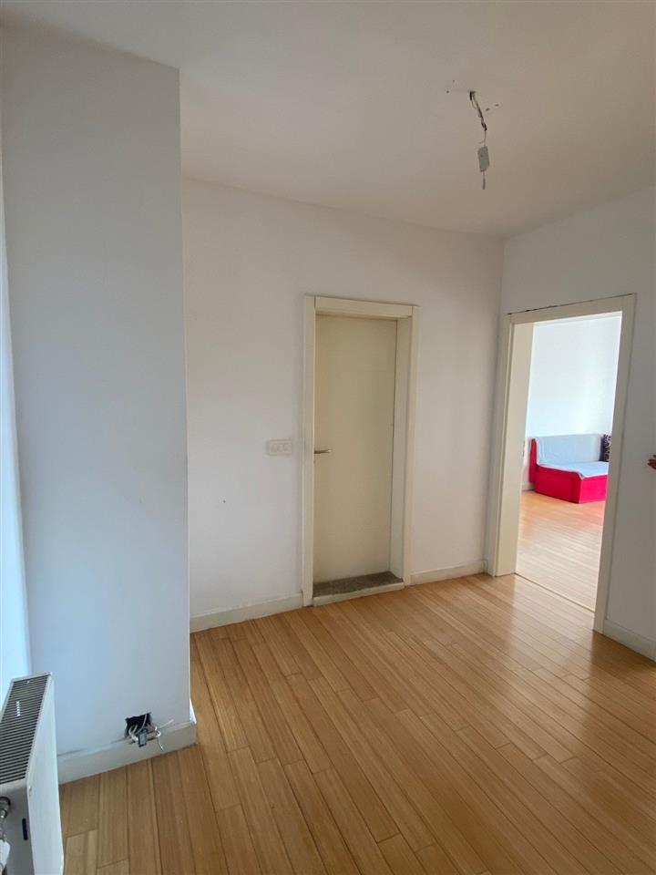 Banes me qira në Rrugën B. 3
