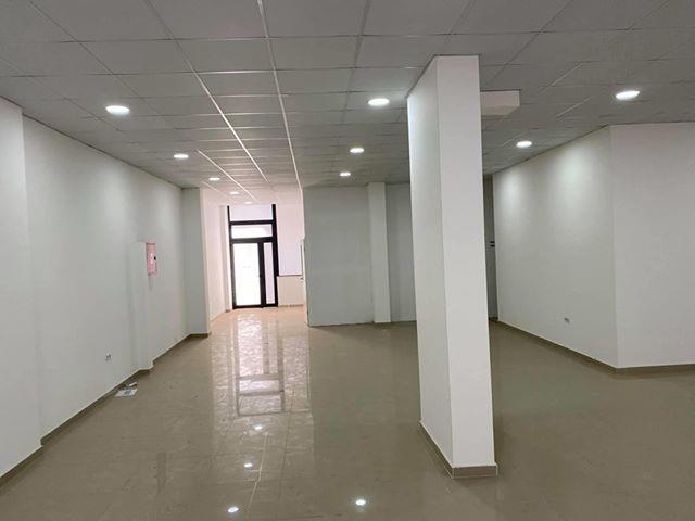 Lokal me qera Fushë Kosovë 153m2