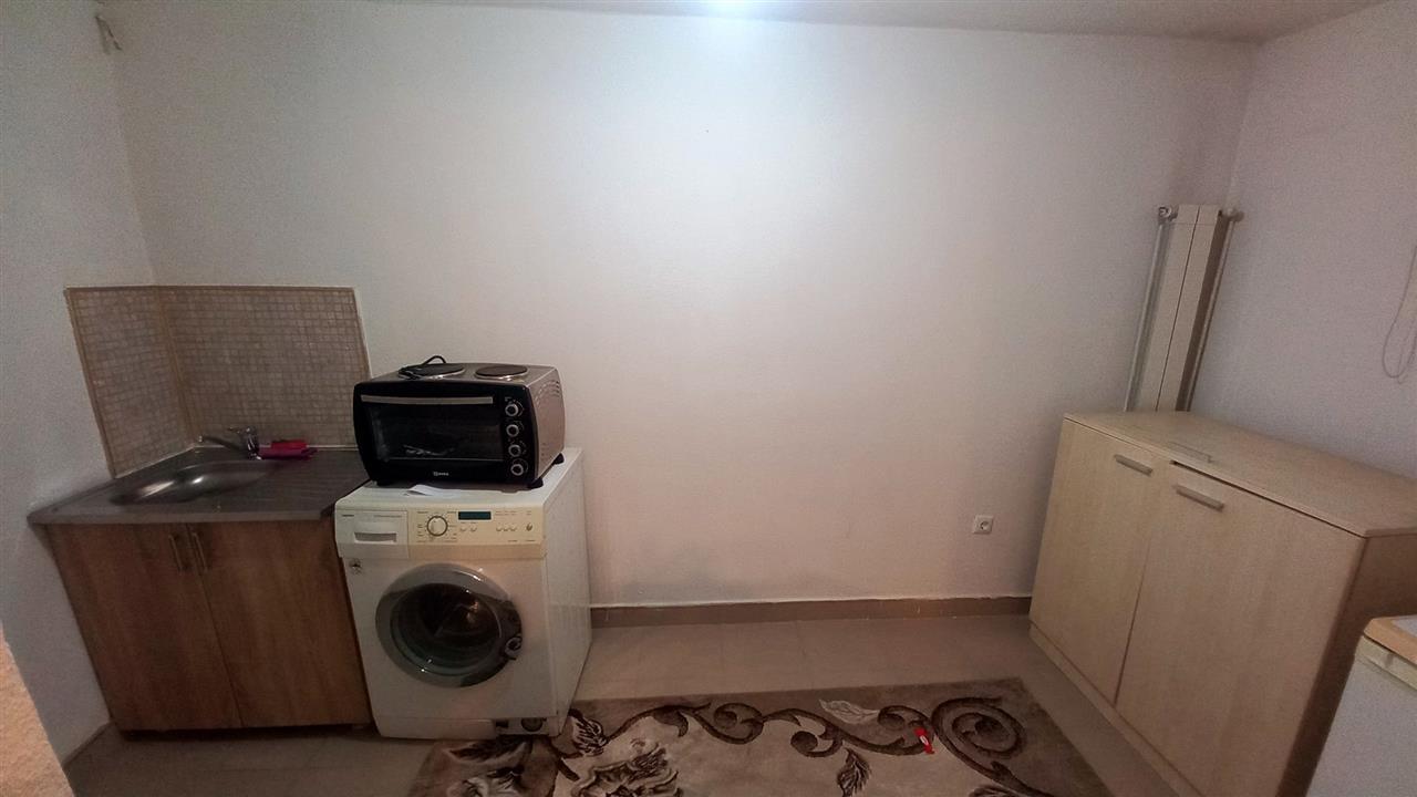 Gasonjere ne shitje ne lagjen Ulpiana. 4