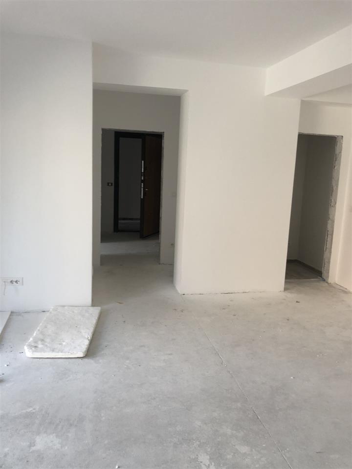 Banes(Zyre) me qera ne Bregun e Diellit
