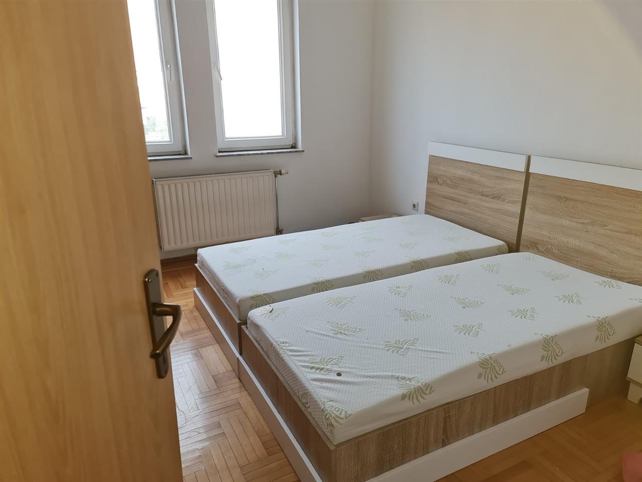 Banesa me qera ne lagjen Bregu i Diellit. 3