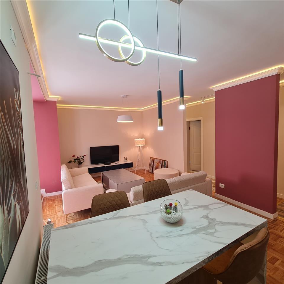 Penthouse me qera ne lagjen Prishtina e re.