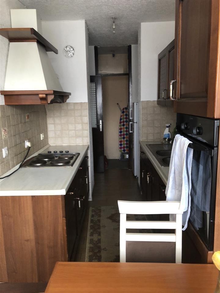 Lëshohet banesë me qera në Prishtinë, në lagjen Ulpiana. 2