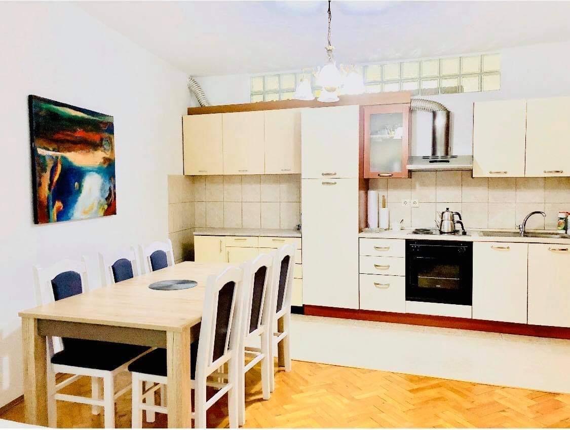 Banesa me qera te salla 1 Tetori. 2
