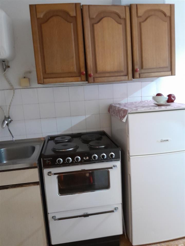 Gasonjere me qera ne lagjen Bregu i Diellit . 2