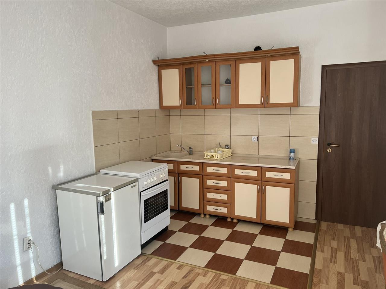 Banesa me qera ne lagjen Bregu i Diellit.