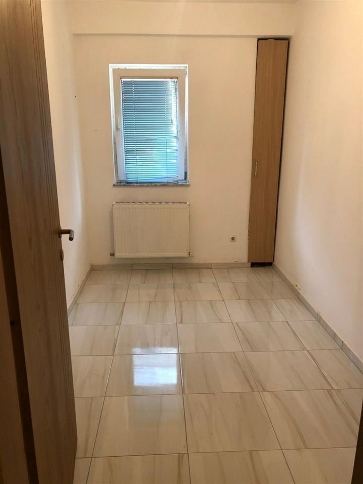 Banese me qera per zyre ne lagjen Mati 1. 3