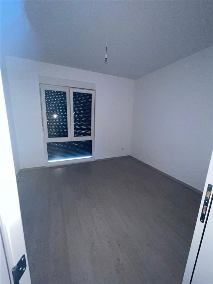 Banesa me qera per zyre ne lagjen Arberia. 2