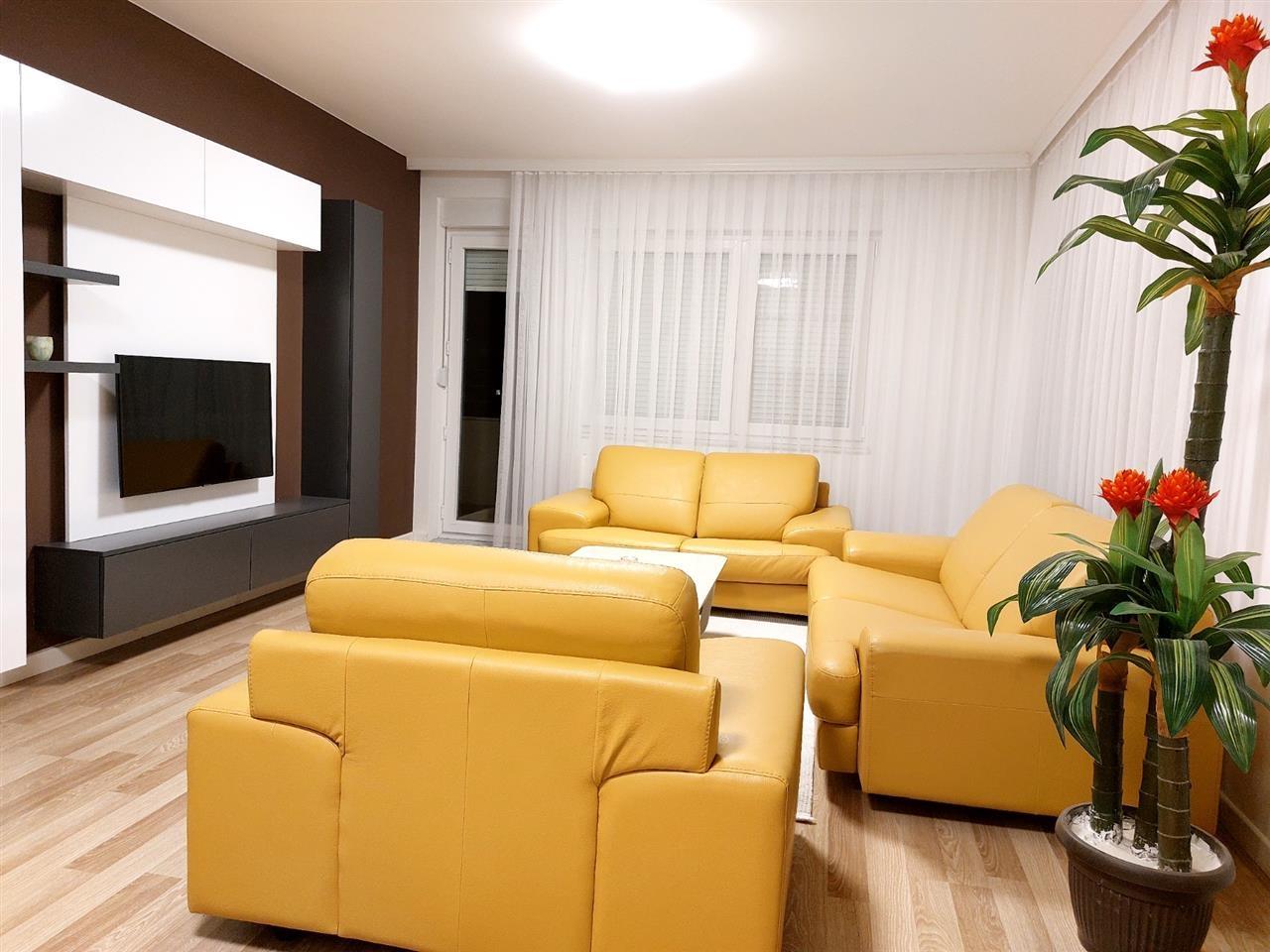 Penthouse me qera ne rrugen B.