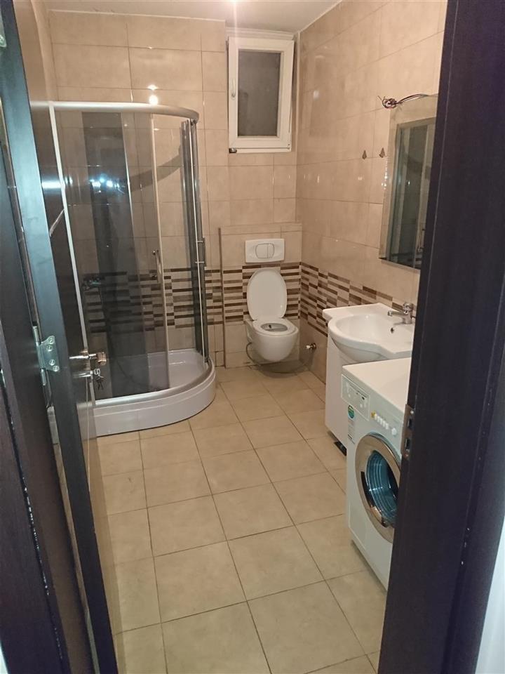 Lëshohet banesa me qera në Prishtinë te Rruga B 4