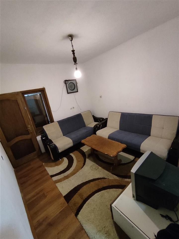 Shtepi me qera ne Pejton. 4