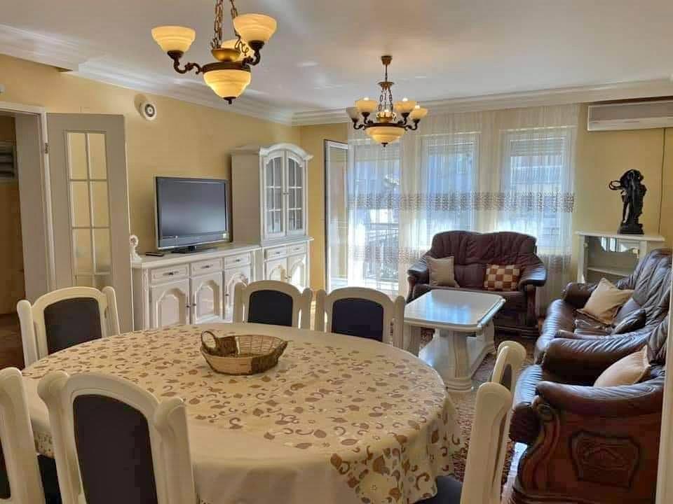 Banesa me qera ne lagjen 4 Llullat .