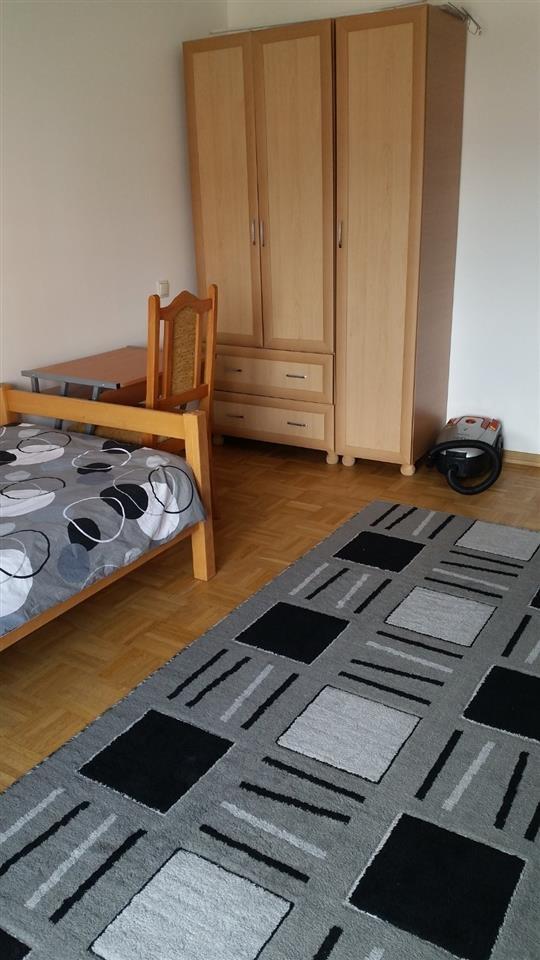 Banese me qera tek Shkolla Pavarsia. 4