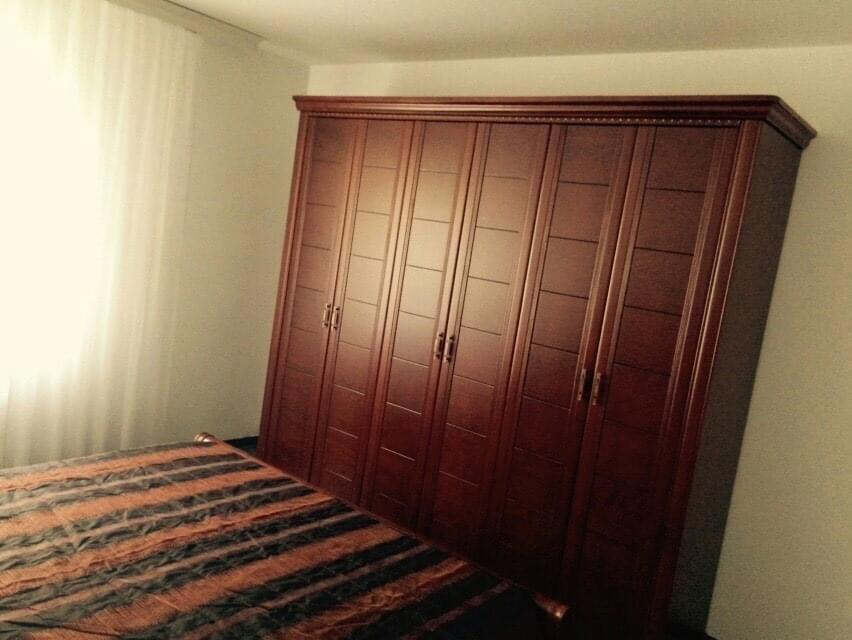 Banesë në shitje në Ulpiana.