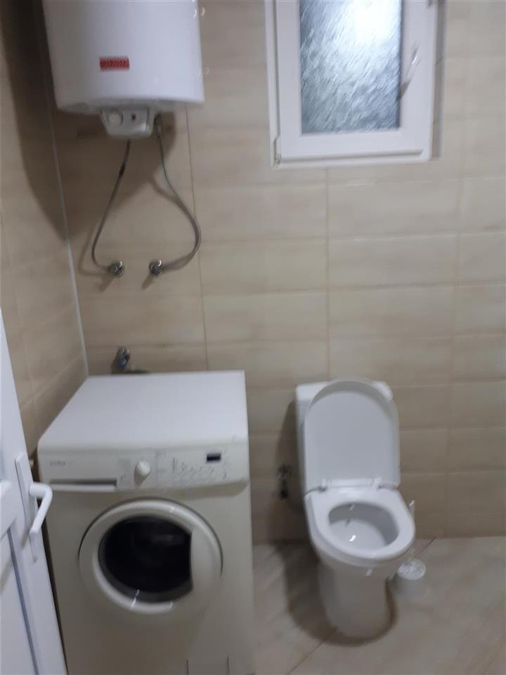 Shtepi me qera ne lagjen Velania 3