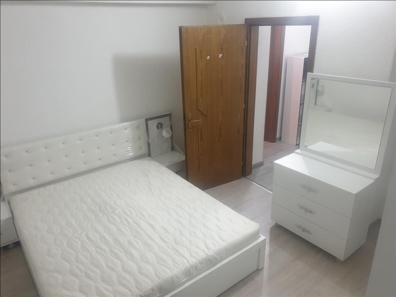 Lëshohet banesa me qera në Prishtinë në Lagjen Ulpiana 3